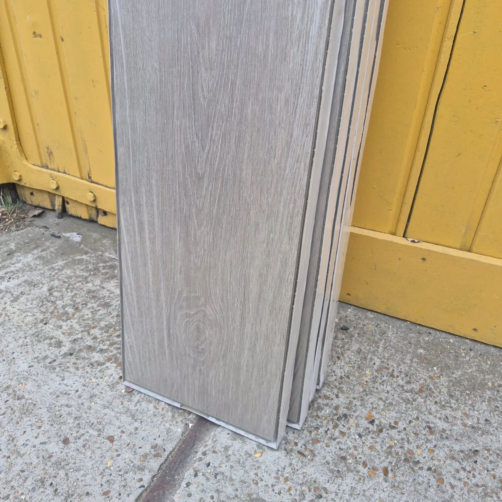 Lot laminaat 'Smokey' eik 8mm - 10,75 m²